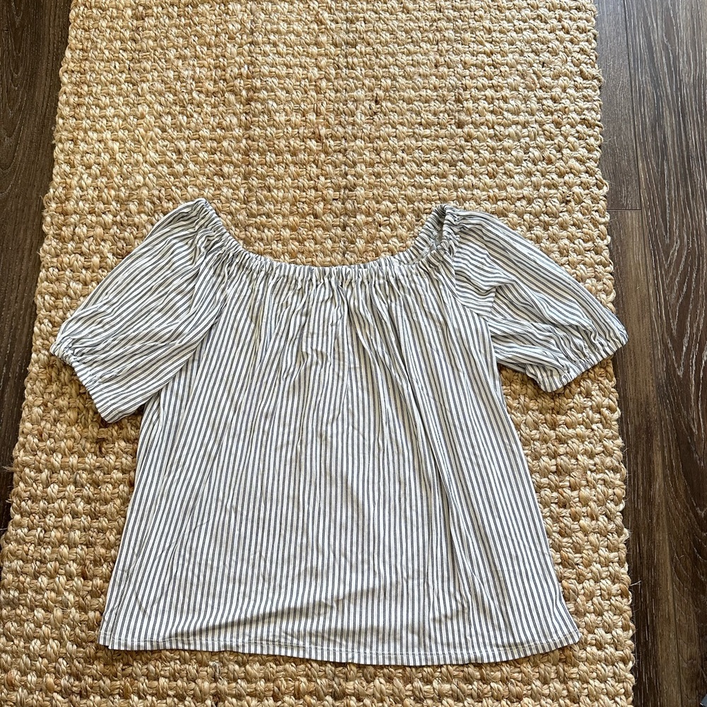 LOFT off the shoulder Blouse
